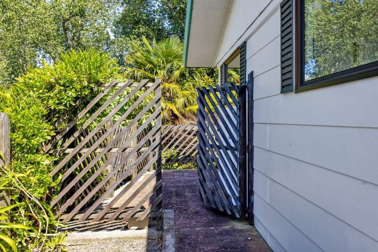 Photo of property in 180 Mangorei Road, Merrilands, New Plymouth, 4312