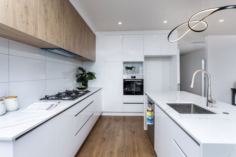 Photo of property in 25 Baumea Rise, Massey, Auckland, 0614