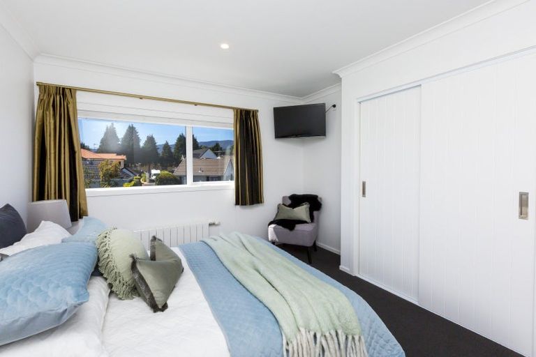 Photo of property in 16 Comeskey Grove, Elderslea, Upper Hutt, 5018