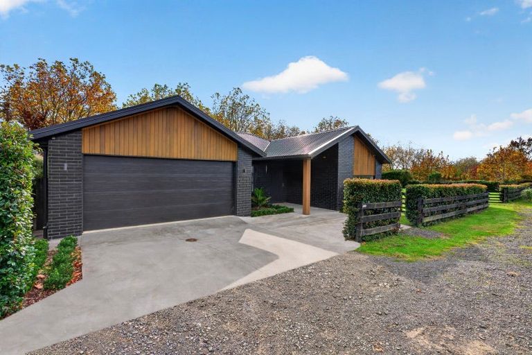 Photo of property in 122c Monument Road, Clevedon, 2582