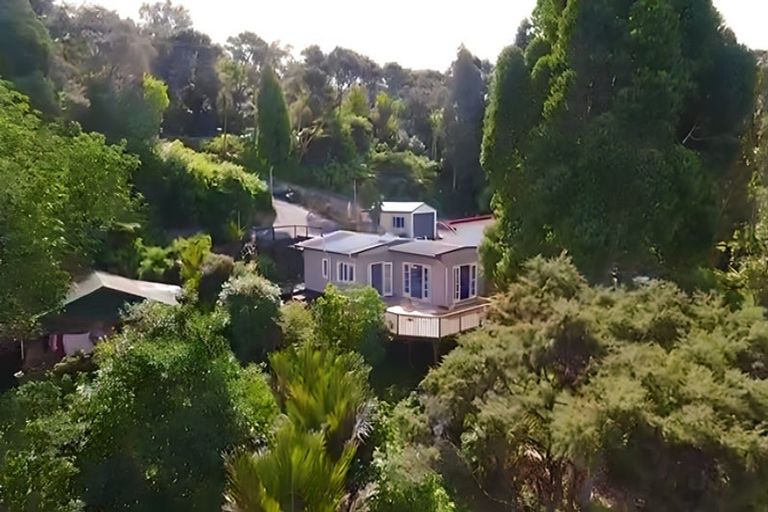 Photo of property in 65 Takahe Road, Titirangi, Auckland, 0604