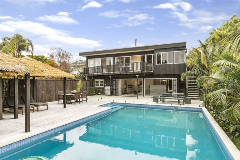 Photo of property in 46 Marywil Crescent, Hillcrest, Auckland, 0627