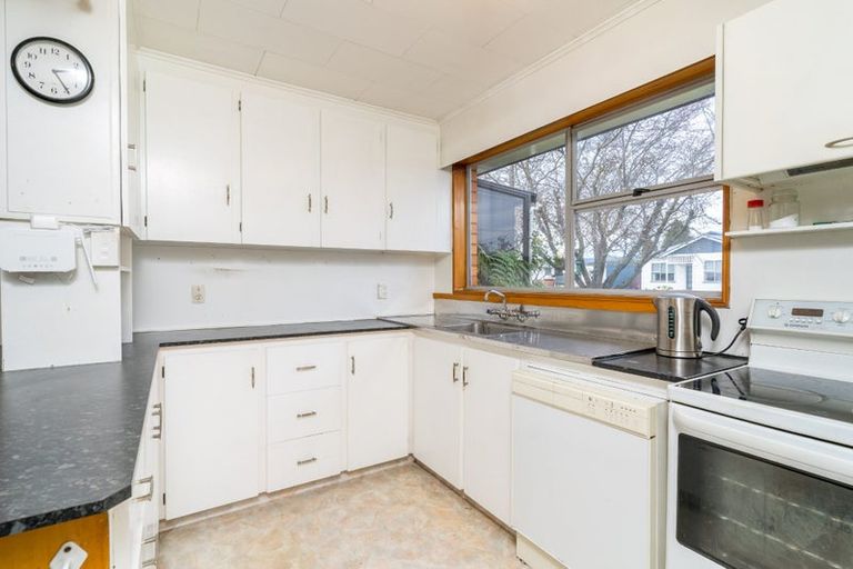 Photo of property in 6 Cross Street, Milton, 9220