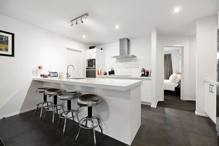 Photo of property in 43 Kingfisher Crescent, Albert Town, Wanaka, 9305