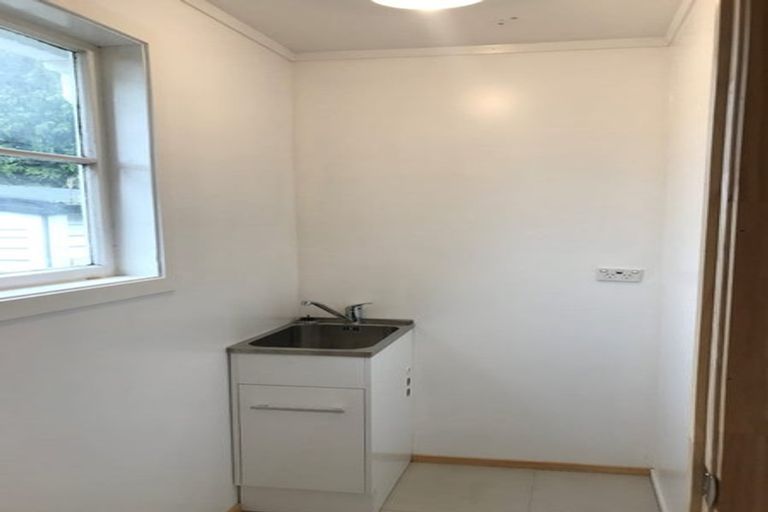 Photo of property in 12 Pinfold Avenue, Hamilton East, Hamilton, 3216