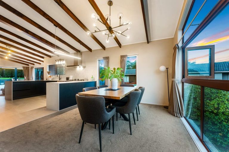 Photo of property in 30 Meadowvale Avenue, Forrest Hill, Auckland, 0620