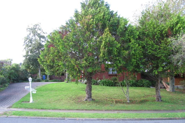Photo of property in 26 Olena Avenue, Sunnyhills, Auckland, 2010