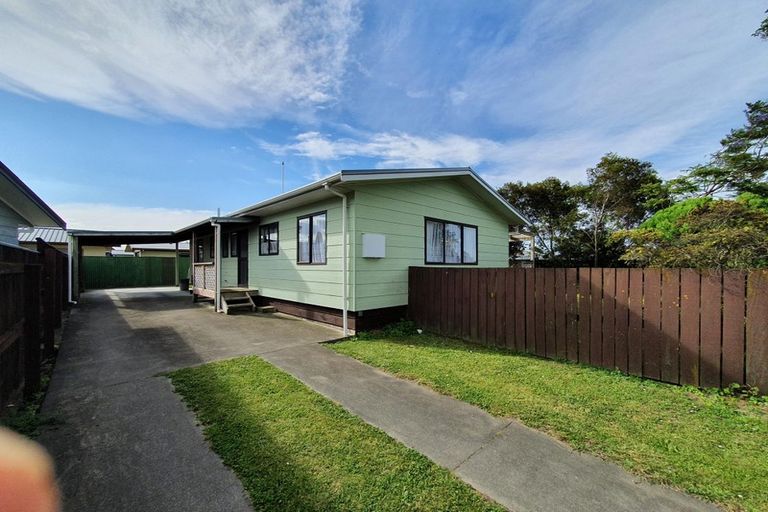 Photo of property in 2/42 Atherfold Crescent, Greenmeadows, Napier, 4112