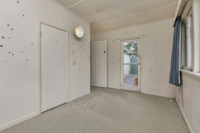 Photo of property in 692 Beach Road, Browns Bay, Auckland, 0630