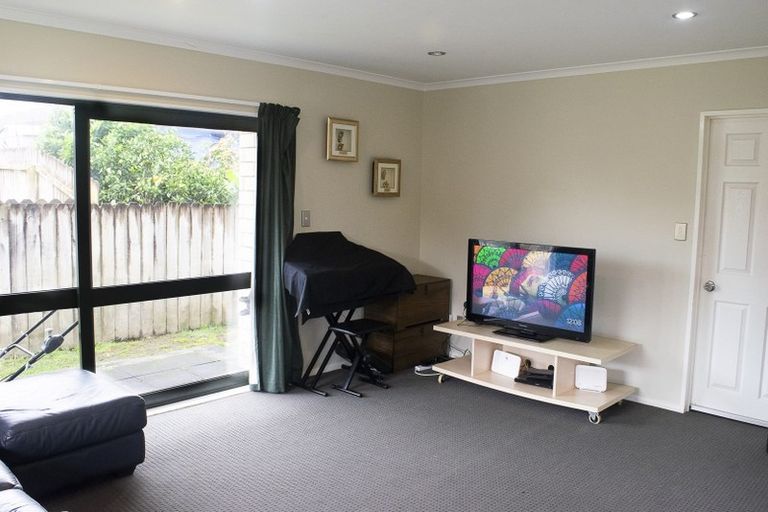 Photo of property in 6 Tavua Lane, Ranui, Auckland, 0612