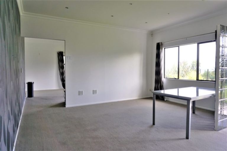 Photo of property in 14 Michael Bosher Way, Flat Bush, Auckland, 2019