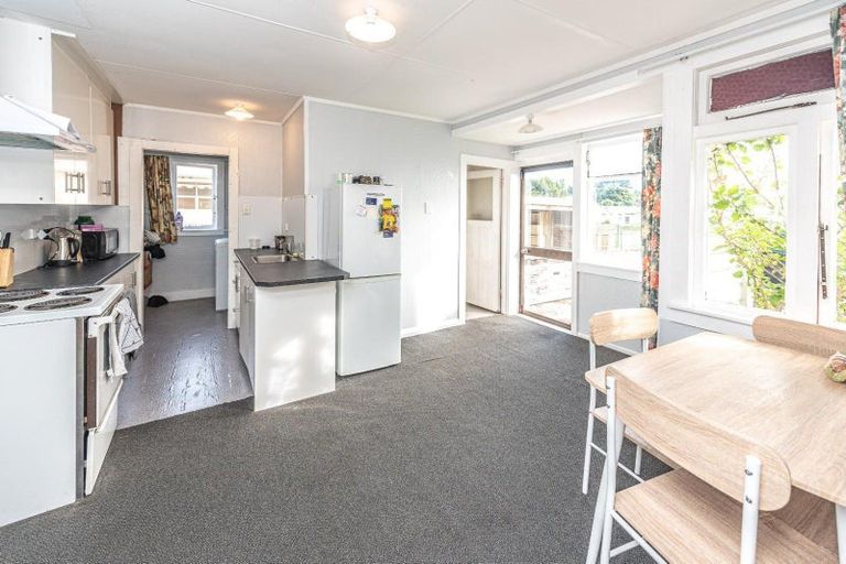 Photo of property in 6 Harper Street, Gonville, Whanganui, 4501