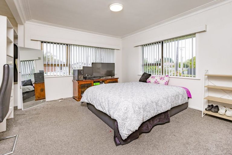 Photo of property in 3 Sunnyside Crescent, Papatoetoe, Auckland, 2025
