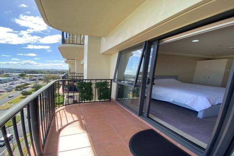 Photo of property in The Rennaissance, 11c/18 Ronwood Avenue, Manukau, Auckland, 2104