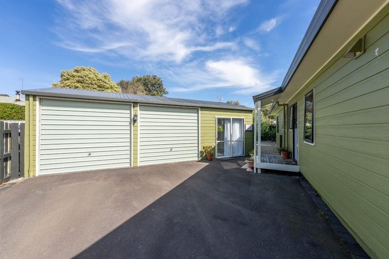 Photo of property in 88 Queens Road, Waikanae Beach, Waikanae, 5036