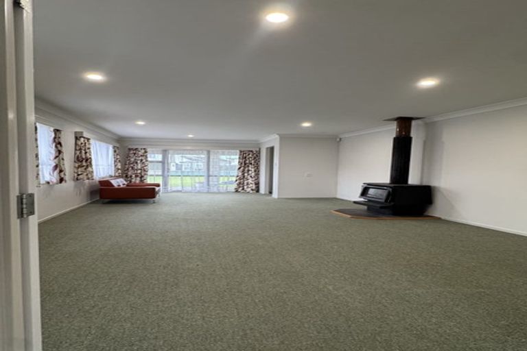 Photo of property in 11 Takanini Road, Takanini, 2112