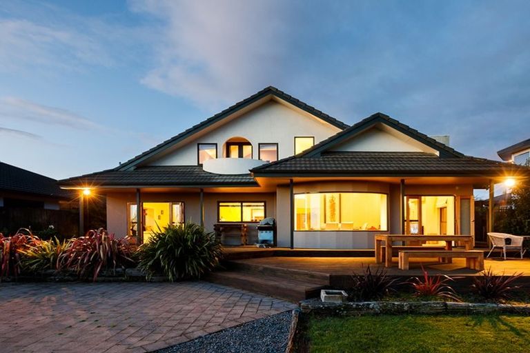 Photo of property in 92 Pacific Drive, Fitzherbert, Palmerston North, 4410
