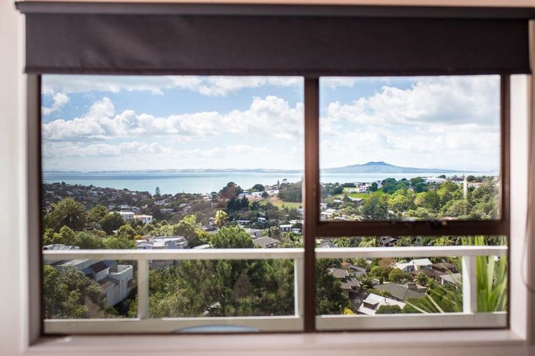 Photo of property in 166 Browns Bay Road, Murrays Bay, Auckland, 0630