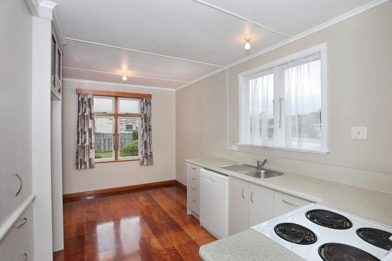 Photo of property in 36 Bruce Street, Hunterville, 4730