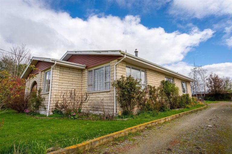 Photo of property in 60 Timaru Road, Waimate, 7924