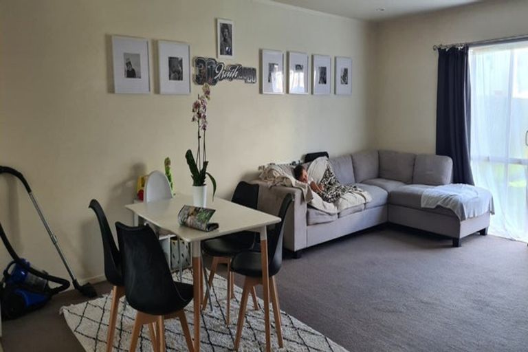 Photo of property in 3 Gina Avenue, Ranui, Auckland, 0612