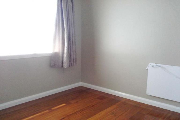 Photo of property in 33 Breakwater Road, Moturoa, New Plymouth, 4310