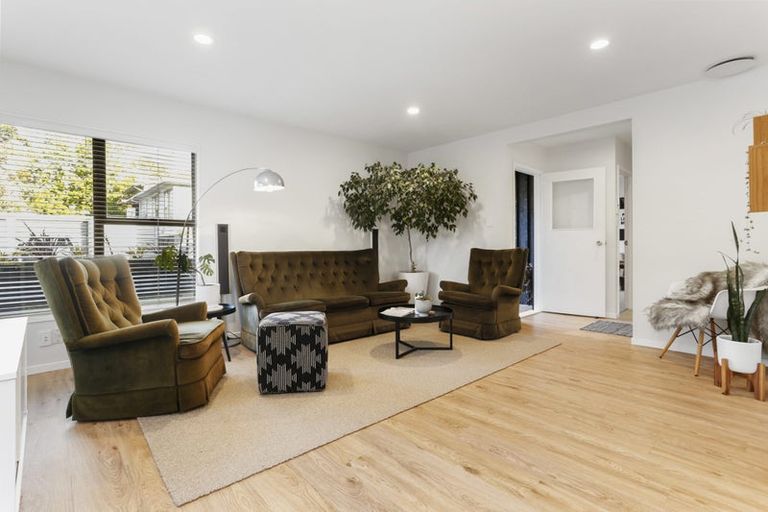 Photo of property in 5/19 Oates Road, Glen Eden, Auckland, 0602