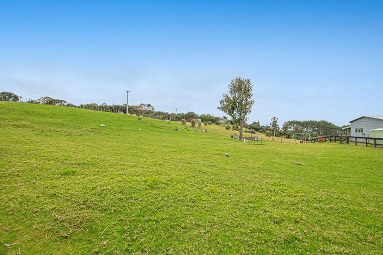 Photo of property in 211 Wilson Road, South Head, Helensville, 0874