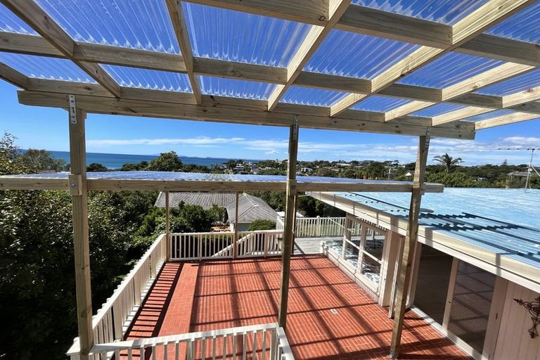 Photo of property in 15a Park Rise, Campbells Bay, Auckland, 0630