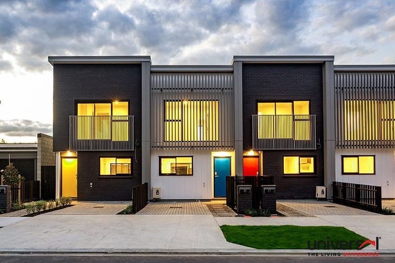 Photo of property in 25 Konoba Avenue, Kumeu, 0810