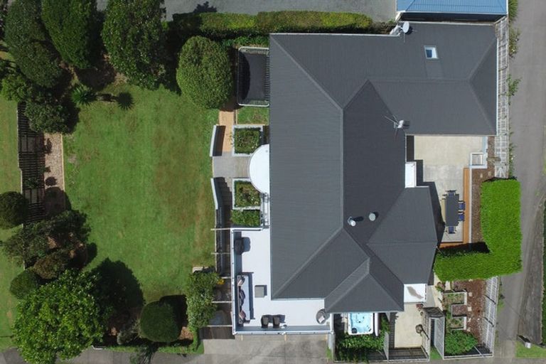 Photo of property in 43 Paynters Avenue, Strandon, New Plymouth, 4312