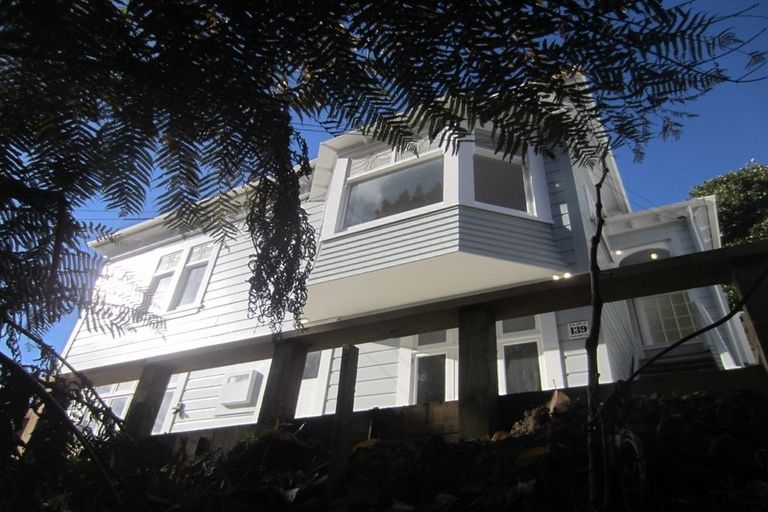 Photo of property in 2/139 Wadestown Road, Wadestown, Wellington, 6012