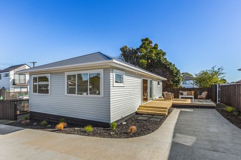 Photo of property in 17a Hamurana Place, Te Atatu Peninsula, Auckland, 0610