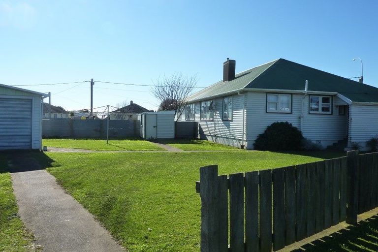 Photo of property in 296 South Road, Hawera, 4610