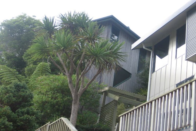 Photo of property in 25 Woodhouse Avenue, Karori, Wellington, 6012