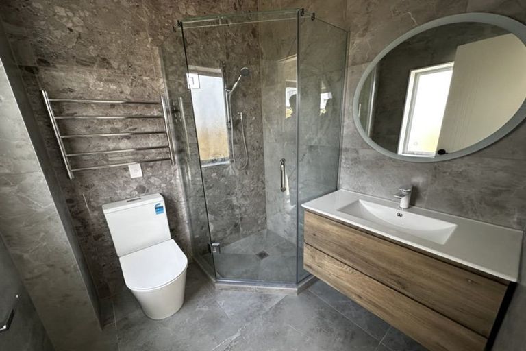 Photo of property in 1 Sunnyheights Road, Orewa, 0931