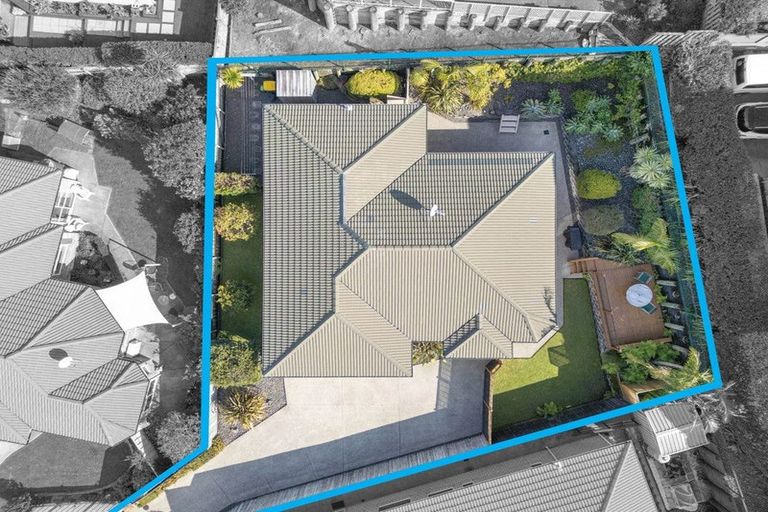 Photo of property in 48 Chesterfield Way, Orewa, 0931