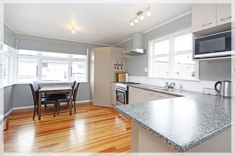 Photo of property in 28 George Street, Levin, 5510