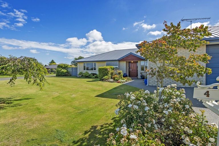 Photo of property in 4 Devon Crescent, Darfield, 7510