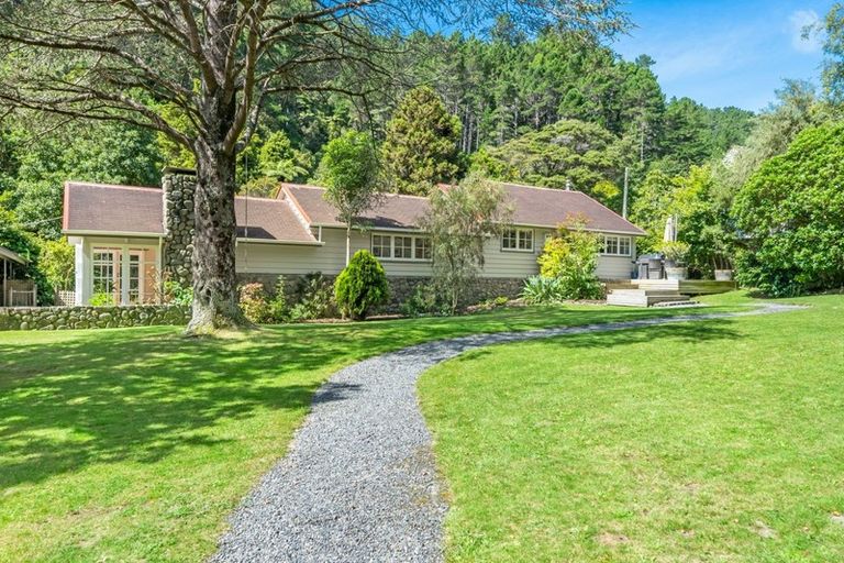 Photo of property in 23/25 Elmslie Road, Pinehaven, Upper Hutt, 5371