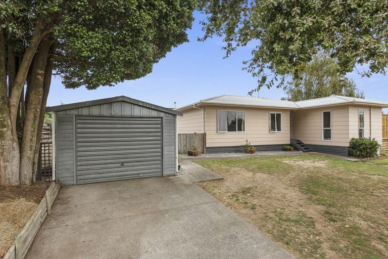 Photo of property in 2 Beadle Place, St Andrews, Hamilton, 3200