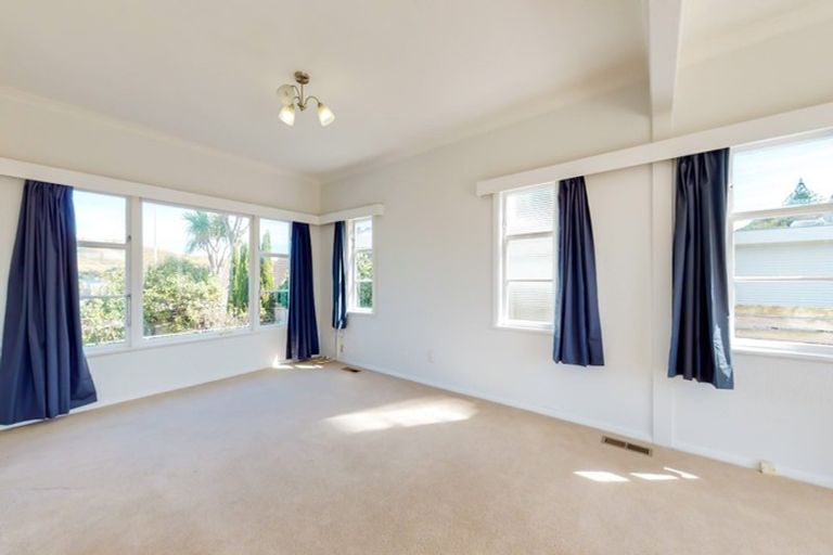 Photo of property in 48 Mana Esplanade, Paremata, Porirua, 5026