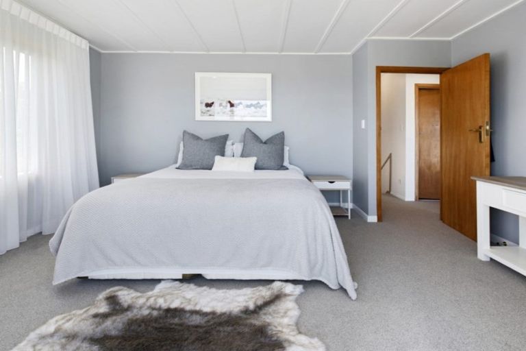 Photo of property in 4 Penguin Street, Leigh, 0985