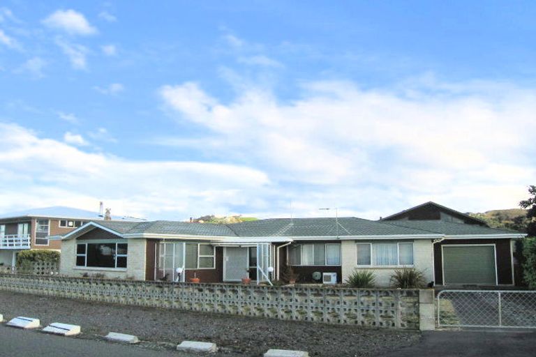 Photo of property in 60 Le Quesne Road, Bay View, Napier, 4104