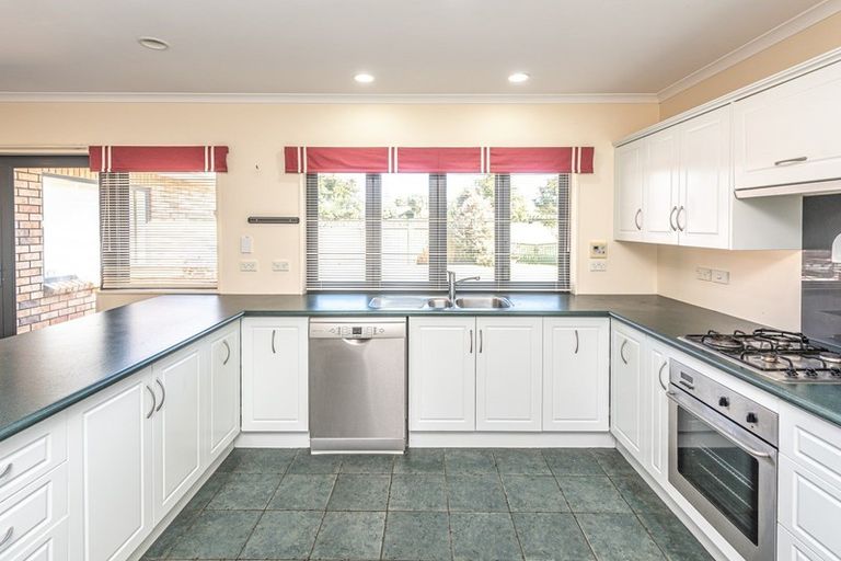 Photo of property in 18 Holdsworth Drive, Otamatea, Whanganui, 4500