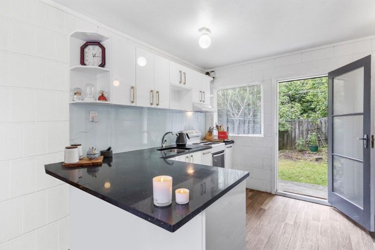 Photo of property in 3/19a Verbena Road, Birkdale, Auckland, 0626