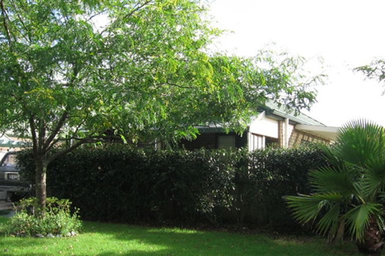 Photo of property in 6 Glenarden Way, Ranui, Auckland, 0612