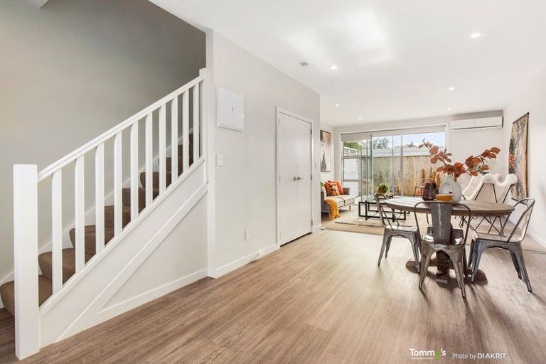 Photo of property in 2/32 Dr Taylor Terrace, Johnsonville, Wellington, 6037