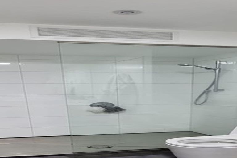 Photo of property in 2/83 Hinemoa Street, Birkenhead, Auckland, 0626