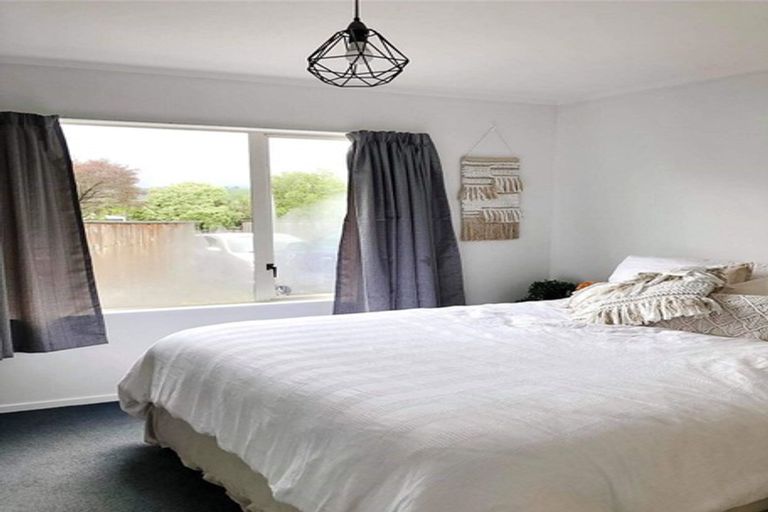 Photo of property in 2/8 Tulsa Grove, Totara Park, Upper Hutt, 5018